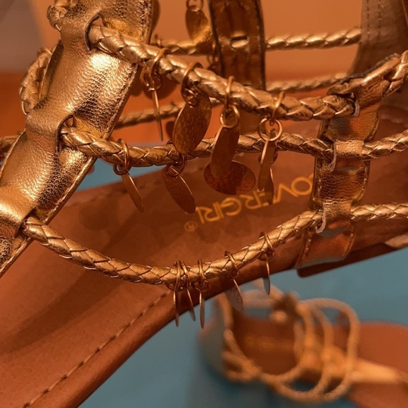 Target Cover Girl Gladiator Gold Sandals With Dangling Charms Size 1 - Picture 3 of 7